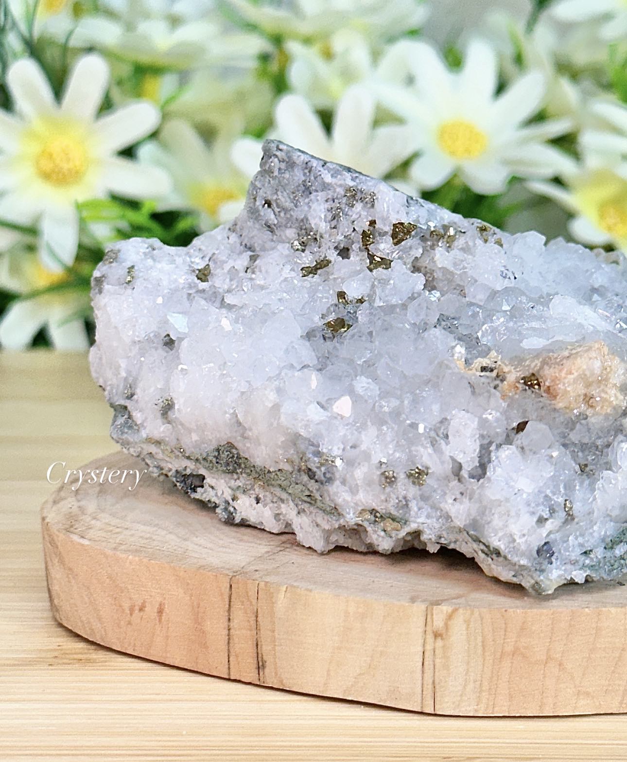 白晶簇共生黃鐵礦-編號E12:圖片 5