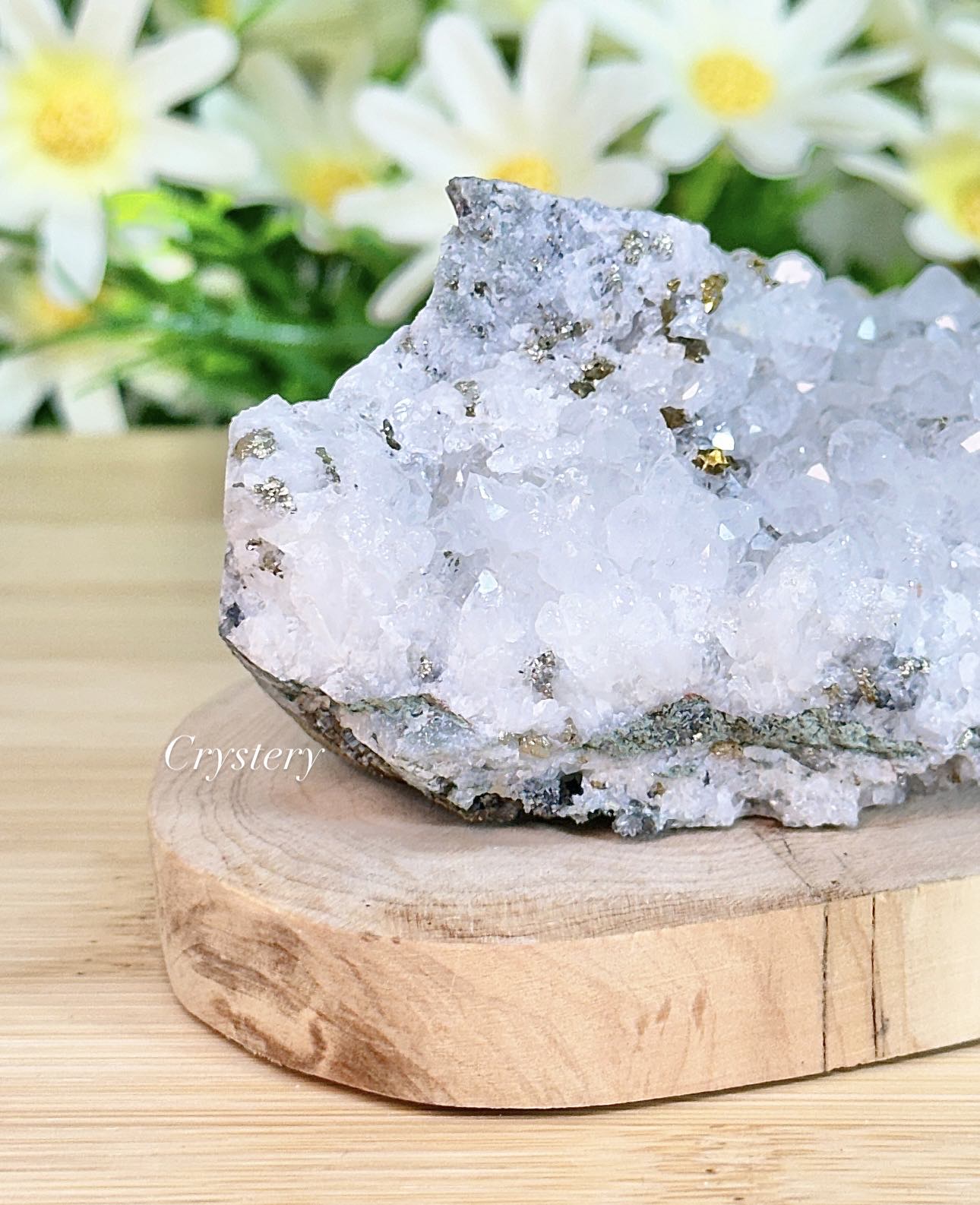 白晶簇共生黃鐵礦-編號E12:圖片 6