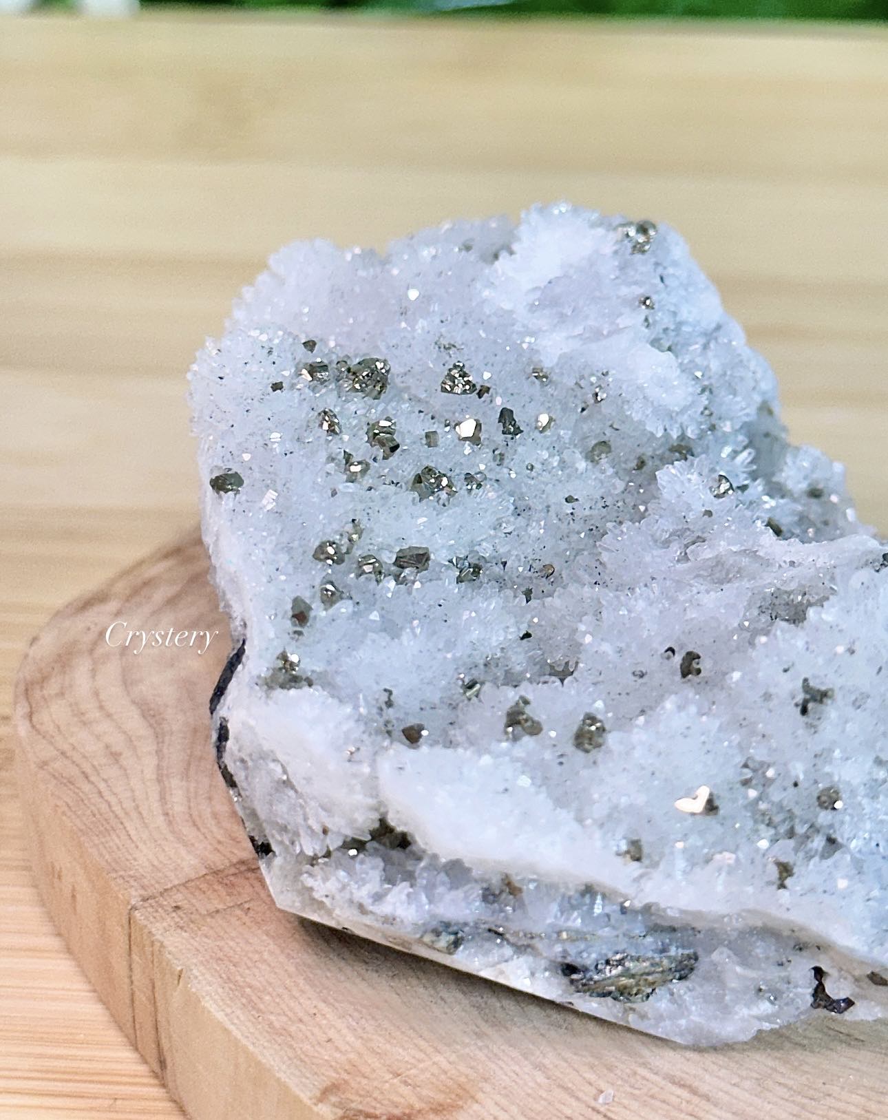 白晶簇共生黃鐵礦-編號E13:圖片 8